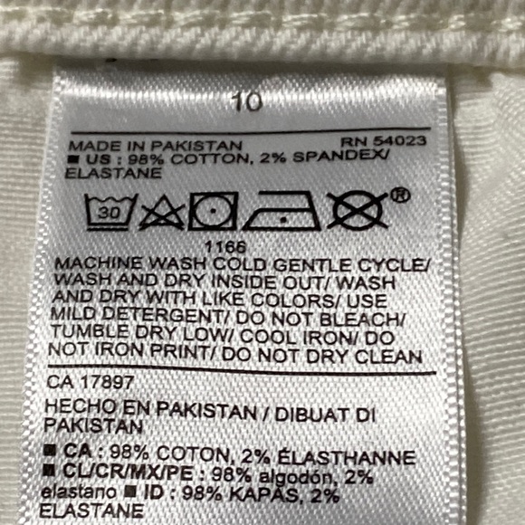 OLD Navy Extra High-Waisted White Cut-Off Jean Shorts Fringed Raw Hemline Sz 10 - Picture 10 of 10